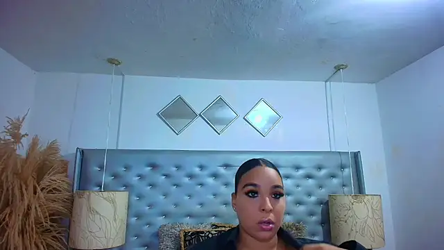 EileenBenzon online show from November 12, 5:08 am