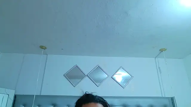 EileenBenzon online show from April 24, 3:14 pm