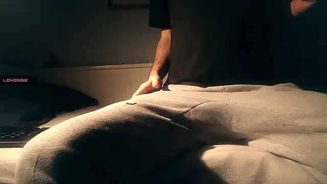 an4y8ot online show from December 14, 3:36 pm