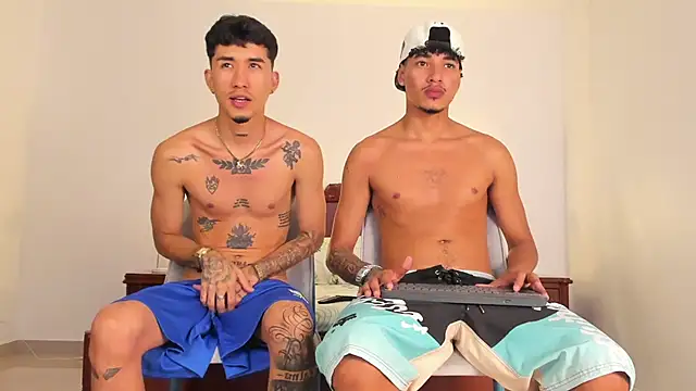 Snapshot of Ian_and_Noah chatting on September 13, 11:48 pm Ian and Noah online show from September 13, 11:48 pm