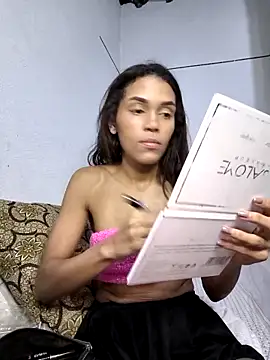 Snapshot of Cositarica_69 chatting on September 24, 3:43 am Cositarica 69 online show from September 24, 3:43 am