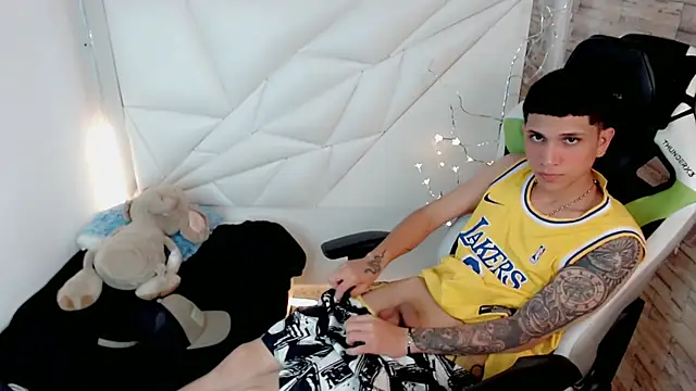 Brayan lopezz online show from February 4, 3:47 pm