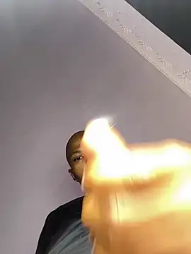 Snapshot of BlueIceCube chatting on February 23, 2:04 pm BlueIceCube online show from February 23, 2:04 pm