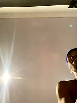 Snapshot of BlueIceCube chatting on September 28, 5:35 am BlueIceCube online show from September 28, 5:35 am