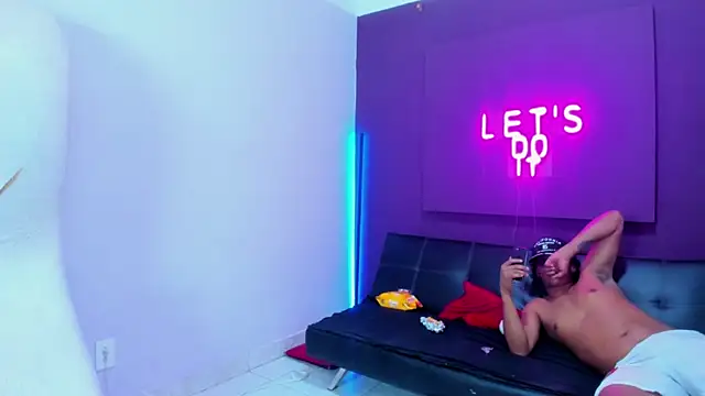 Snapshot of DIRTY_TEAM_XXX chatting on November 12, 11:36 pm DIRTY TEAM XXX online show from November 12, 11:36 pm