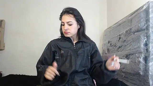 Snapshot of skinny_sweet2411 chatting on November 26, 8:04 am skinny sweet2411 online show from November 26, 8:04 am