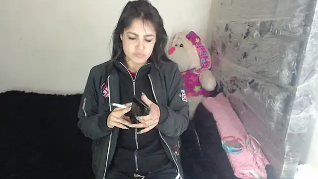 Snapshot of skinny_sweet2411 chatting on December 1, 8:52 am skinny sweet2411 online show from December 1, 8:52 am