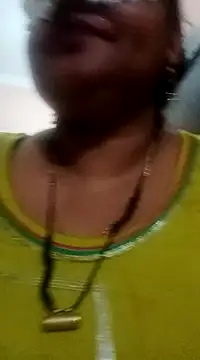 Snapshot of seemi_bhabhi chatting on February 1, 12:18 am seemi bhabhi online show from February 1, 12:18 am