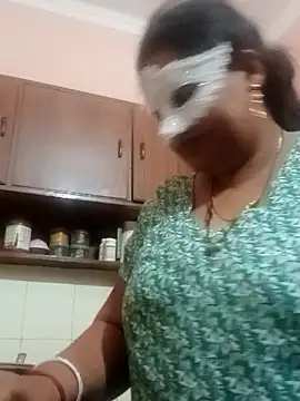 Snapshot of seemi_bhabhi chatting on February 2, 12:30 am seemi bhabhi online show from February 2, 12:30 am