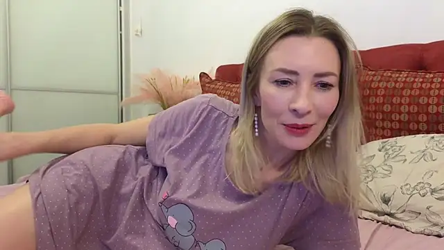 Snapshot of _Maddalena_ chatting on March 5, 12:05 am  Maddalena  online show from March 5, 12:05 am