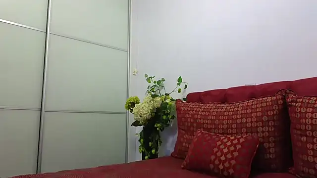 Snapshot of _Maddalena_ chatting on October 21, 8:31 pm  Maddalena  online show from October 21, 8:31 pm