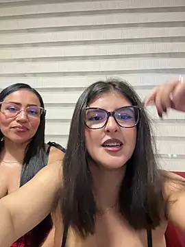 kim zaratte online show from May 12, 4:42 am