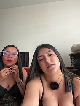 kim zaratte online show from May 26, 3:08 pm