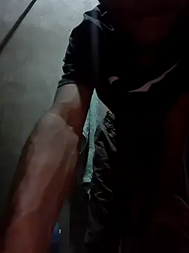 Snapshot of Reynold2608 chatting on September 13, 12:32 am Reynold2608 online show from September 13, 12:32 am