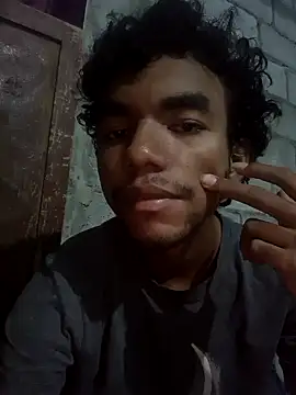 Snapshot of Reynold2608 chatting on September 29, 1:44 am Reynold2608 online show from September 29, 1:44 am