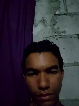 Reynold2608 online show from May 1, 4:06 am