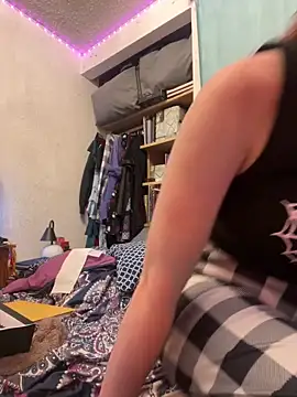 Nina-Chick777 online show from May 14, 8:10 am