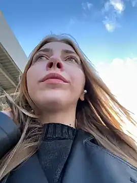 Snapshot of Sunny___Bunny chatting on October 22, 12:05 pm Sunny Bunny online show from October 22, 12:05 pm