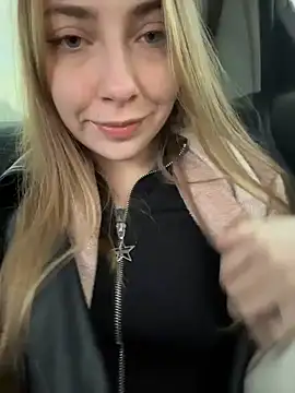 Snapshot of Sunny___Bunny chatting on November 19, 7:19 am Sunny Bunny online show from November 19, 7:19 am