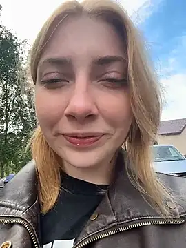Sunny   Bunny online show from August 1, 8:13 am