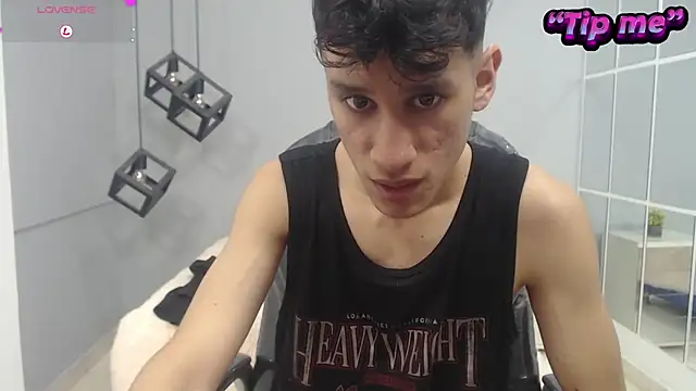 Snapshot of alan_ws chatting on December 16, 1:31 am alan ws online show from December 16, 1:31 am