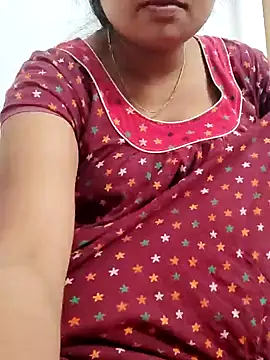 Snapshot of Priya_2222 chatting on December 10, 11:32 am Priya 2222 online show from December 10, 11:32 am