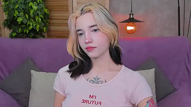 Snapshot of as1an_girlfriend chatting on January 12, 4:10 am as1an girlfriend online show from January 12, 4:10 am