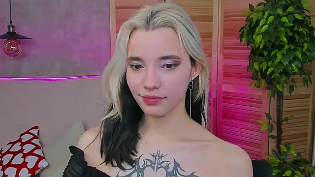 as1an girlfriend online show from March 5, 8:43 am