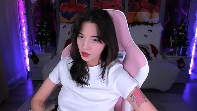 as1an girlfriend online show from December 21, 12:45 pm