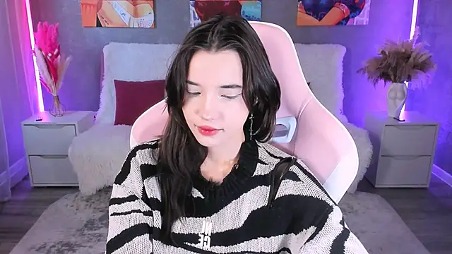 as1an girlfriend online show from May 1, 2:38 am