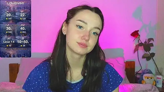 Snapshot of Wild_Sophie_ chatting on December 20, 5:40 pm Wild Sophie online show from December 20, 5:40 pm