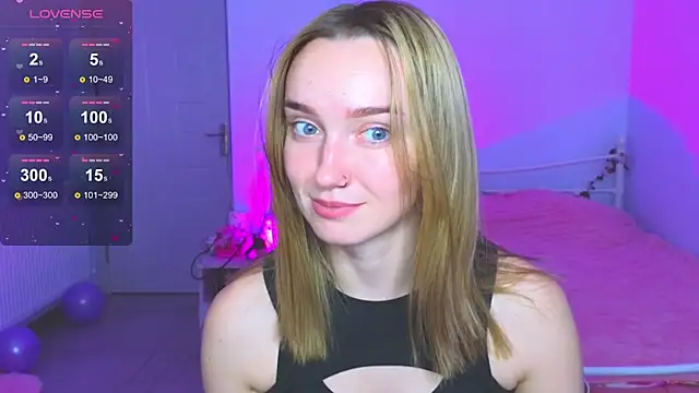 Snapshot of Wild_Sophie_ chatting on December 14, 4:34 pm Wild Sophie online show from December 14, 4:34 pm