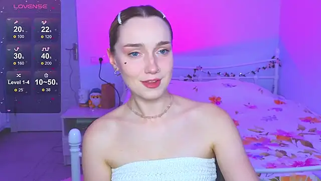 Wild Sophie  online show from December 19, 1:51 pm