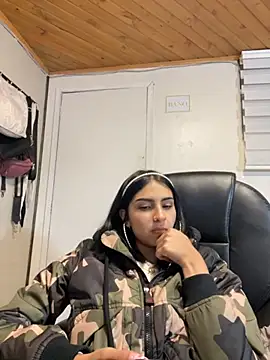 Hilary pinkk online show from October 31, 2:12 am