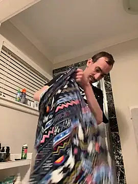 Snapshot of tallnerdyguy chatting on June 7, 3:32 am tallnerdyguy online show from June 7, 3:32 am