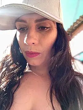 Snapshot of Alysson-- chatting on June 11, 1:31 pm Alysson-- online show from June 11, 1:31 pm