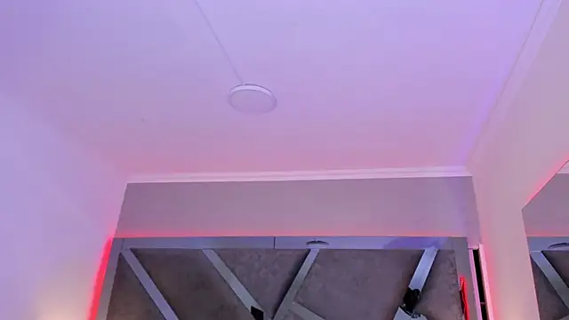 AmberiniHoffman online show from March 5, 11:49 am