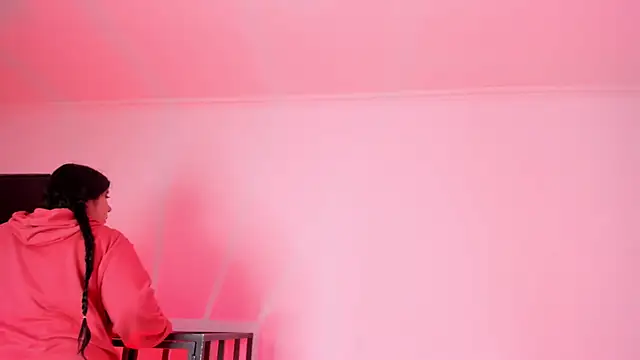 AmberiniHoffman online show from February 4, 12:00 pm