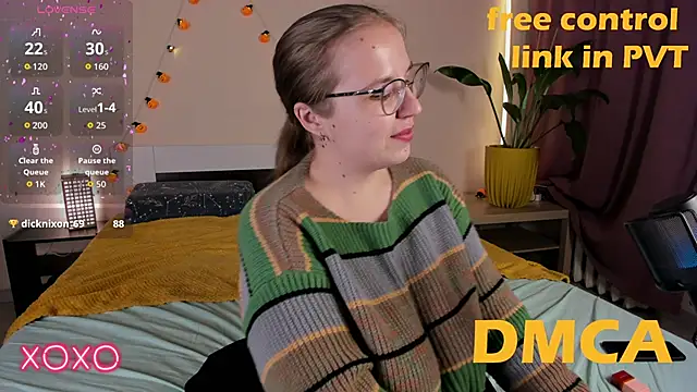 Snapshot of Your_Penny_ chatting on October 15, 7:47 pm Your Penny online show from October 15, 7:47 pm