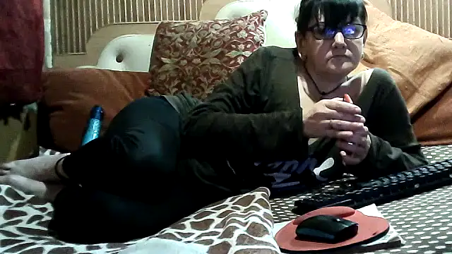 Snapshot of AlanaLaDream chatting on June 11, 12:43 am AlanaLaDream online show from June 11, 12:43 am