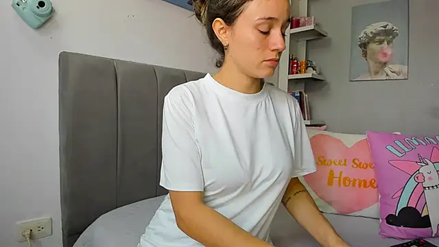 naughtyloverss online show from June 11, 3:43 pm