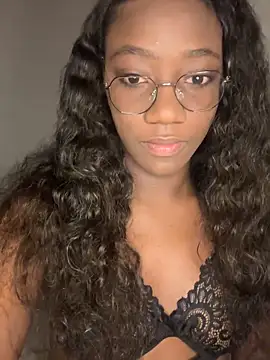 Khenta Michells online show from November 17, 11:05 am