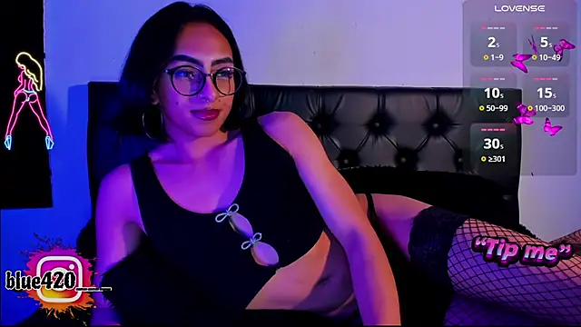 Snapshot of Skyler__blue4 chatting on December 20, 1:36 am Skyler blue4 online show from December 20, 1:36 am