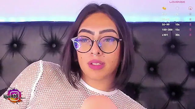 Snapshot of Skyler__blue4 chatting on January 30, 2:15 pm Skyler blue4 online show from January 30, 2:15 pm