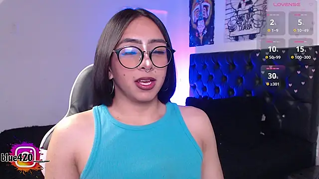 Snapshot of Skyler__blue4 chatting on October 9, 12:52 am Skyler blue4 online show from October 9, 12:52 am