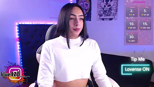 Skyler  blue4 online show from November 15, 9:11 pm