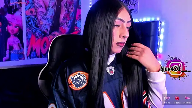 Skyler  blue4 online show from March 8, 12:19 am