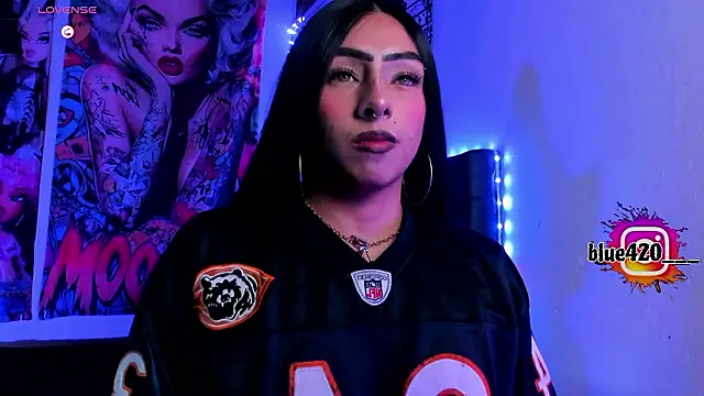 Skyler  blue4 online show from March 8, 2:04 am