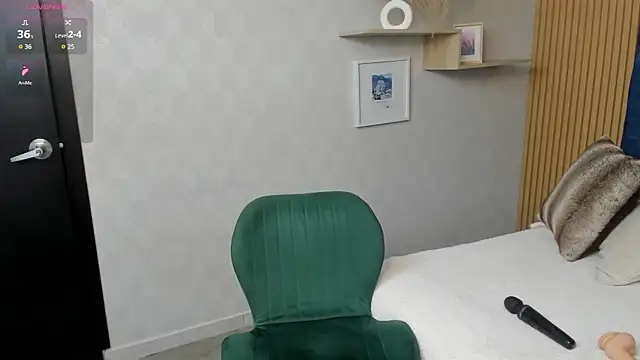 Snapshot of Charlotte_Mayer chatting on May 11, 2:45 pm Charlotte Mayer online show from May 11, 2:45 pm