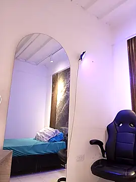 gwen ashly online show from September 13, 8:52 pm